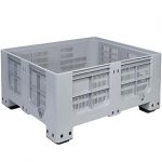 BRB Palettenbox mit 4 Füßen, Boden / Wände durchbrochen, PE-HD, lebensmittelecht, 400 Liter, LxBxH 1200 x 1000 x 580 mm, grau.